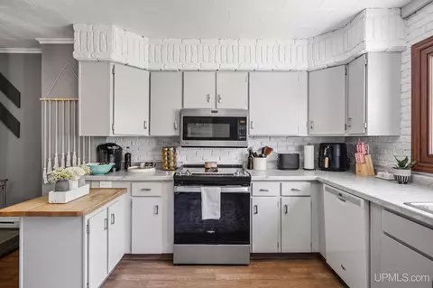 Kitchen - 2015 School, Ishpeming, MI 49849 photo 2 of 3