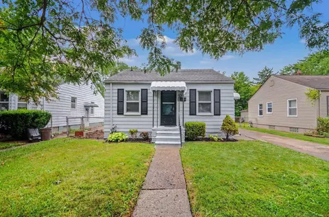 19315 Kingsville, Harper Woods, MI 48225