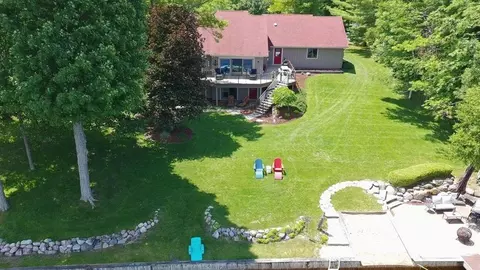 Exterior - 1988 N N Hvn, Gladwin, MI 48624 photo 6 of 19