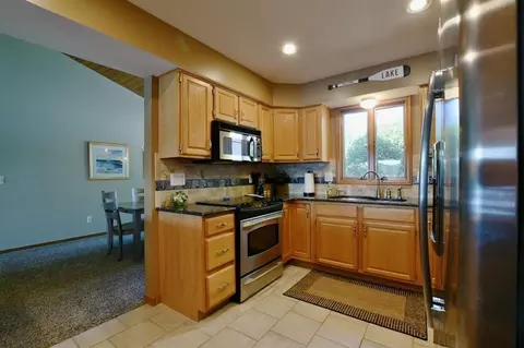 Kitchen - 1988 N N Hvn, Gladwin, MI 48624 photo 2 of 3