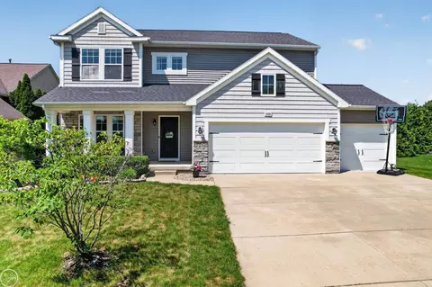 2333 Willow, Grand Blanc, MI 48439