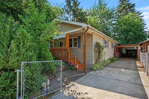 303 W Calumet, Bay City, MI 48706