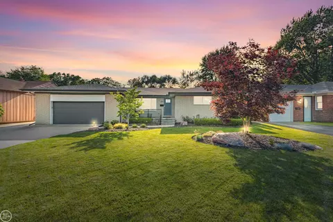 27927 Manhattan, Saint Clair Shores, MI 48081