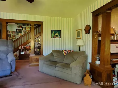 Living - 1249 Cedar, Hancock, MI 49930 photo 2 of 7