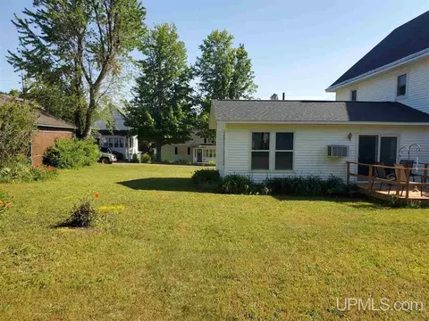 Exterior - 1249 Cedar, Hancock, MI 49930 photo 4 of 6
