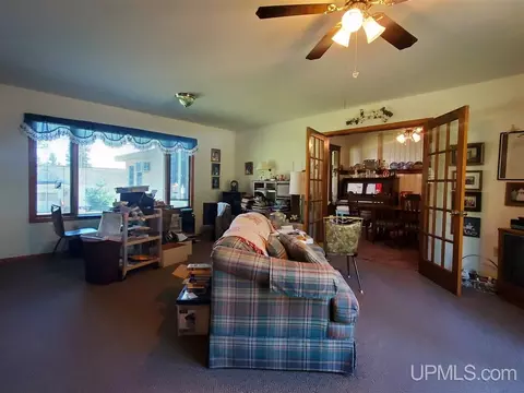Living - 1249 Cedar, Hancock, MI 49930 photo 5 of 7