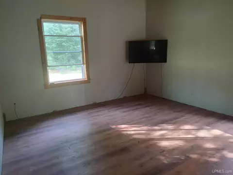 Living - 4605 S Sidnaw, Sidnaw, MI 49961 photo 2 of 2