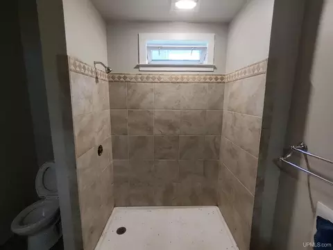 Bath - 4605 S Sidnaw, Sidnaw, MI 49961 photo 3 of 3