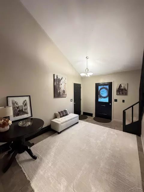 Entry Way - 1864 E Chippewa Riv, Midland, MI 48640 photo 2 of 3