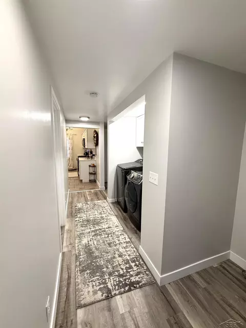 Entry Way - 1864 E Chippewa Riv, Midland, MI 48640 photo 3 of 3
