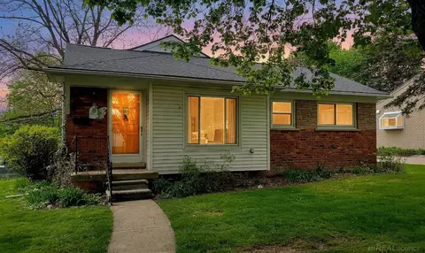 303 Pennell, Northville, MI 48167