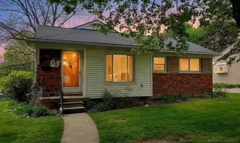 303 Pennell, Northville, MI 48167
