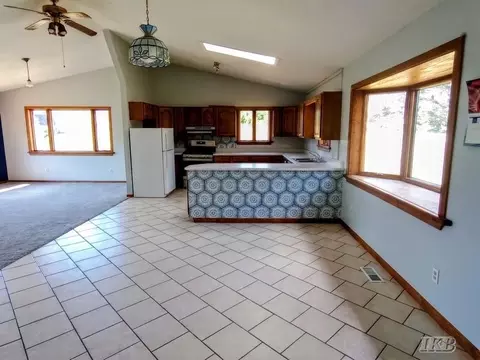 Kitchen - 5301 Chappel Dm, Gladwin, MI 48624 photo 2 of 3
