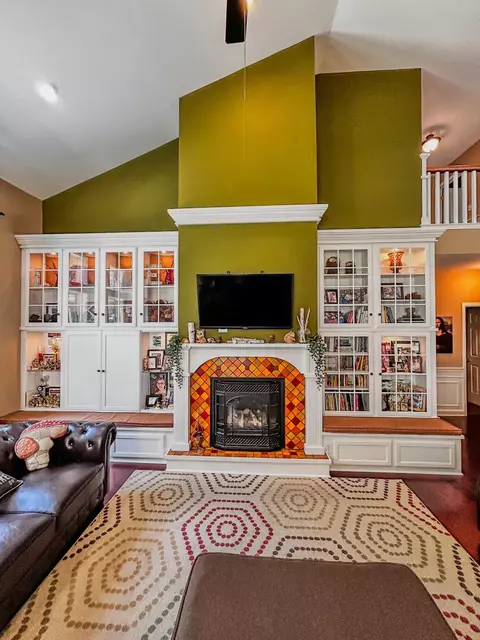 Living - 8494 Devin, Davison, MI 48423 photo 3 of 8