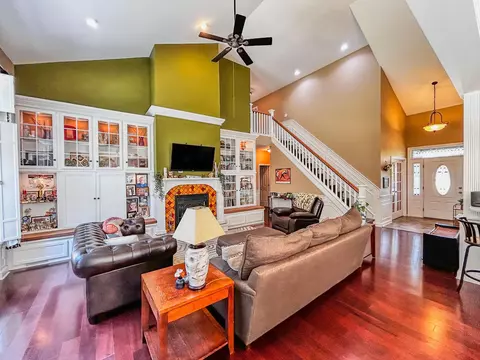 Living - 8494 Devin, Davison, MI 48423 photo 5 of 8