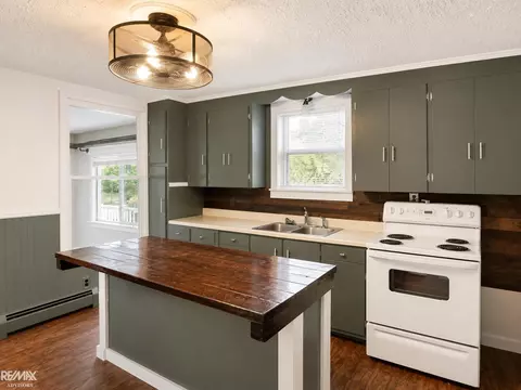 Kitchen - 1110 Henry, Saint Clair, MI 48079 photo 2 of 2