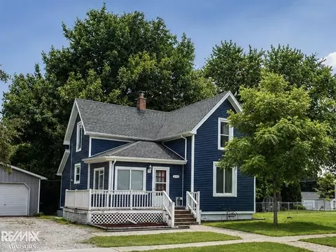 1110 Henry, Saint Clair, MI 48079