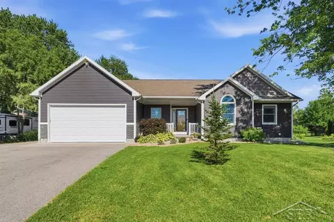 4659 S 3 Mile, Bay City, MI 48706