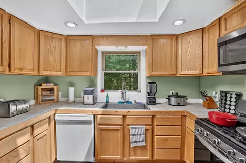 Kitchen - 4350 E Arnold Lk, Harrison, MI 48625 photo 2 of 3