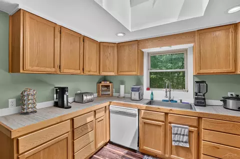 Kitchen - 4350 E Arnold Lk, Harrison, MI 48625 photo 3 of 3