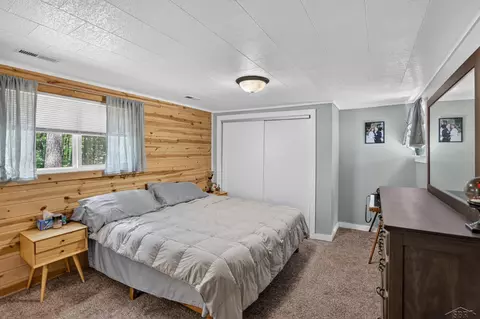 Bedroom - 4350 E Arnold Lk, Harrison, MI 48625 photo 2 of 6