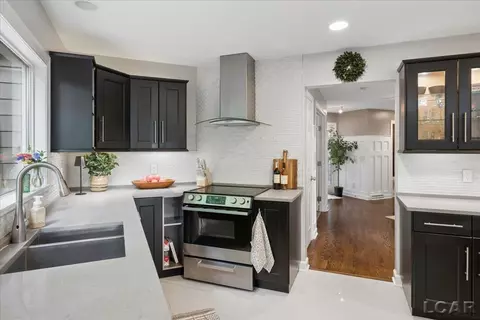 Kitchen - 2288 W Smith, Temperance, MI 48182 photo 5 of 5