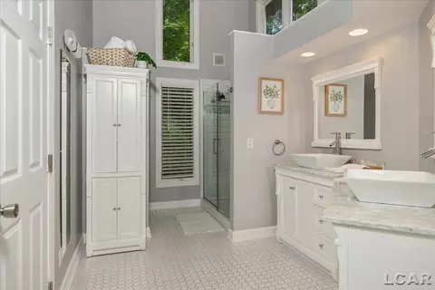 Bath - 2288 W Smith, Temperance, MI 48182 photo 3 of 9