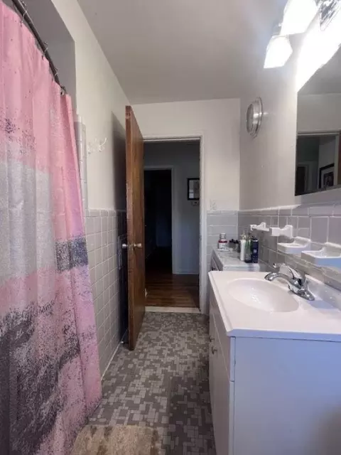 Bath - 5413 Fleming, Flint, MI 48504 photo 3 of 4