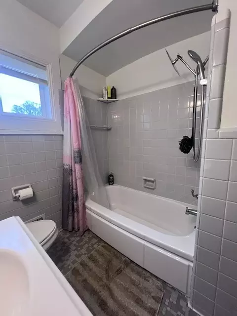 Bath - 5413 Fleming, Flint, MI 48504 photo 4 of 4