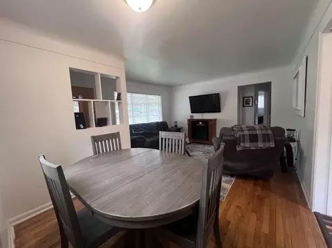 Dining - 5413 Fleming, Flint, MI 48504 photo 1 of 2