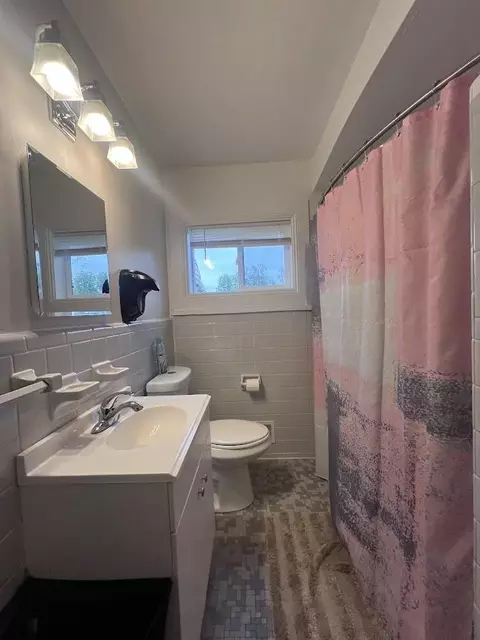 Bath - 5413 Fleming, Flint, MI 48504 photo 2 of 4