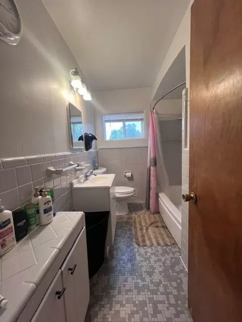 Bath - 5413 Fleming, Flint, MI 48504 photo 1 of 4