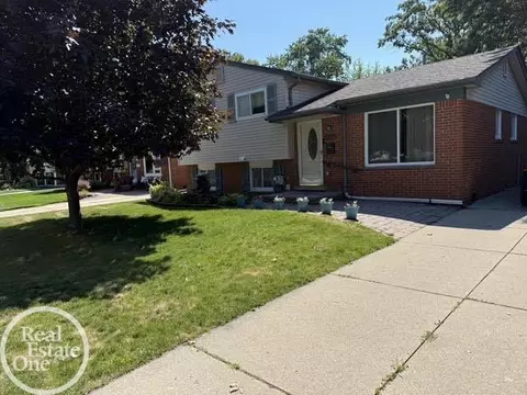 31705 Saint Margaret, Saint Clair Shores, MI 48082