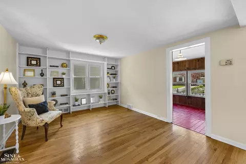 Living - 190 Lakeview, Grosse Pointe Farms, MI 48236 photo 2 of 6