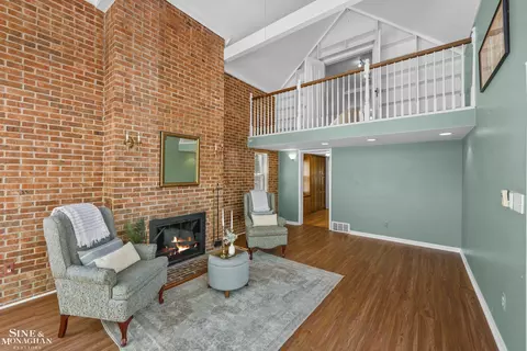 Living - 190 Lakeview, Grosse Pointe Farms, MI 48236 photo 6 of 6