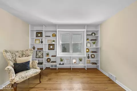 Living - 190 Lakeview, Grosse Pointe Farms, MI 48236 photo 1 of 6