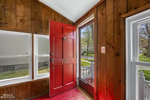 Entry Way - 190 Lakeview, Grosse Pointe Farms, MI 48236 photo 1 of 5