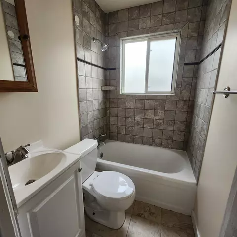 Bath - 435 E Cedar, Gladwin, MI 48624 photo 1 of 1