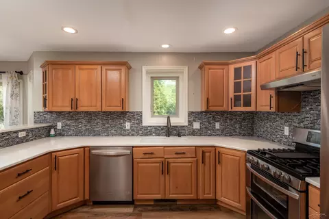 Kitchen - 11368 August, Freeland, MI 48623 photo 2 of 2
