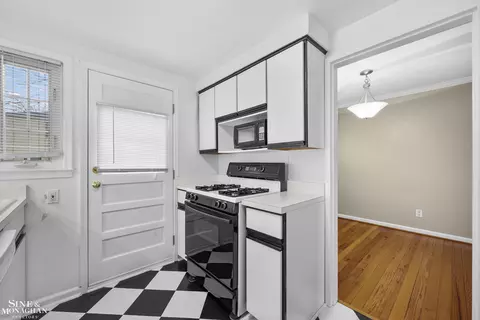 Kitchen - 716 Graefield, Birmingham, MI 48009 photo 2 of 3