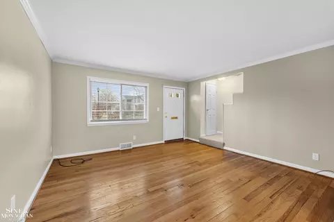 Living - 716 Graefield, Birmingham, MI 48009 photo 1 of 2