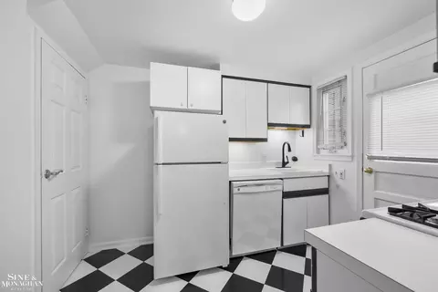 Kitchen - 716 Graefield, Birmingham, MI 48009 photo 1 of 3