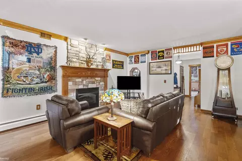 Living - 308 Emily, Flushing, MI 48433 photo 1 of 6