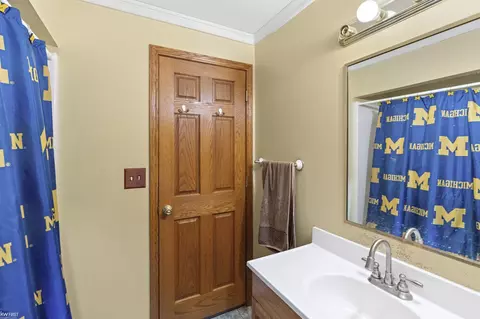 Bath - 308 Emily, Flushing, MI 48433 photo 6 of 6