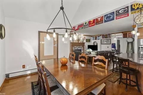 Dining - 308 Emily, Flushing, MI 48433 photo 2 of 2