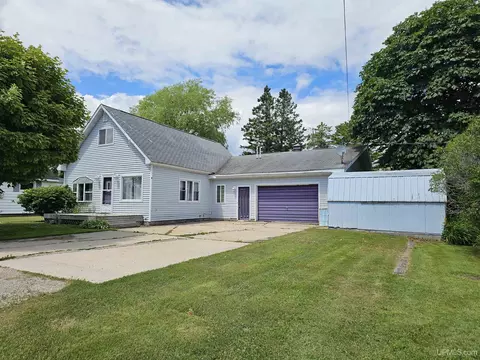 812 Arbutus, Manistique, MI 49854