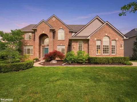 25346 Stanley, South Lyon, MI 48178