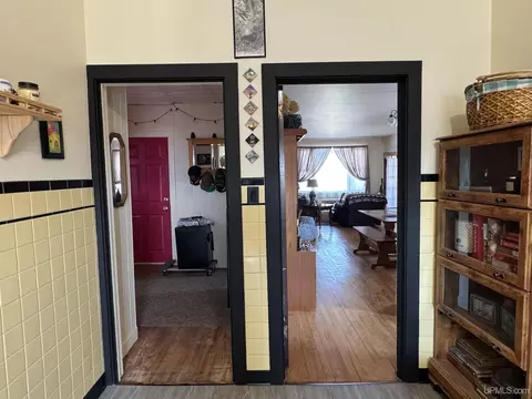 Entry Way - 113 N 2nd, Ishpeming, MI 49849 photo 3 of 3