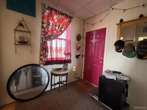 Entry Way - 113 N 2nd, Ishpeming, MI 49849 photo 2 of 3
