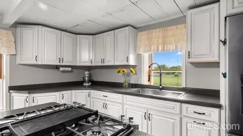 Kitchen - 3774 18th, Escanaba, MI 49829 photo 3 of 4